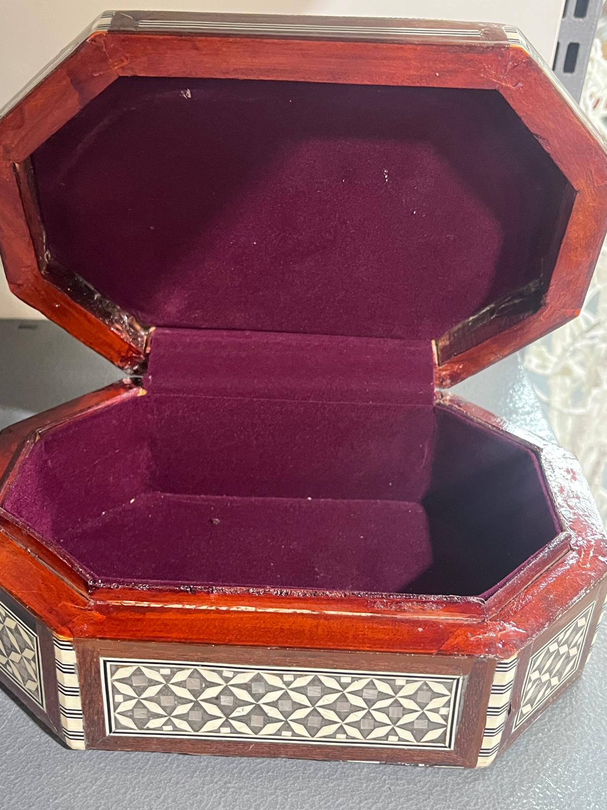 Coffret de Rangement pour Trésors / Souvenirs en Bois Marqueté