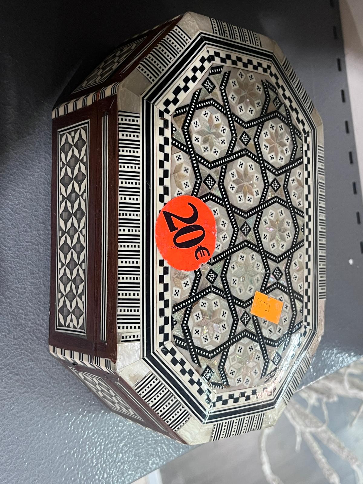 Coffret de Rangement pour Trésors / Souvenirs en Bois Marqueté